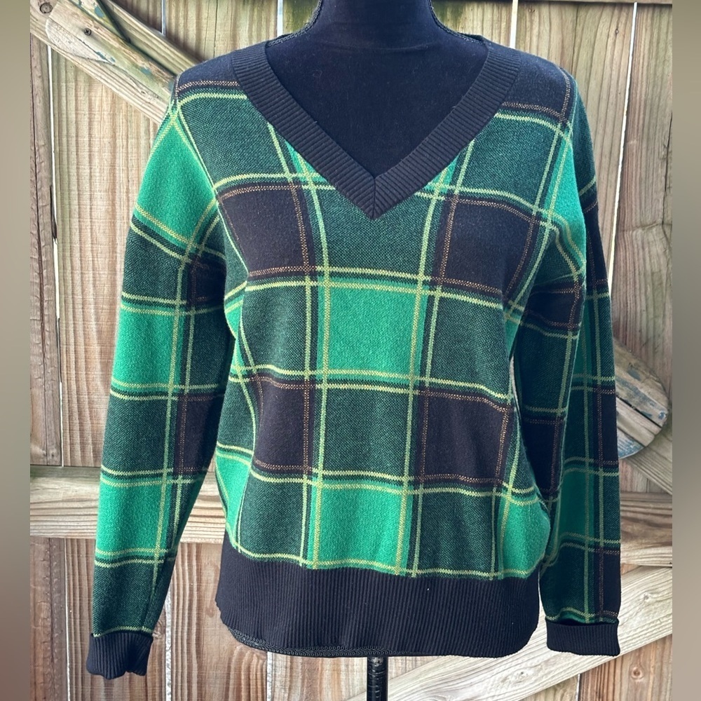Tahari Green Yellow & Black Plaid Long Sleeve V-Neck Sweater Size M
